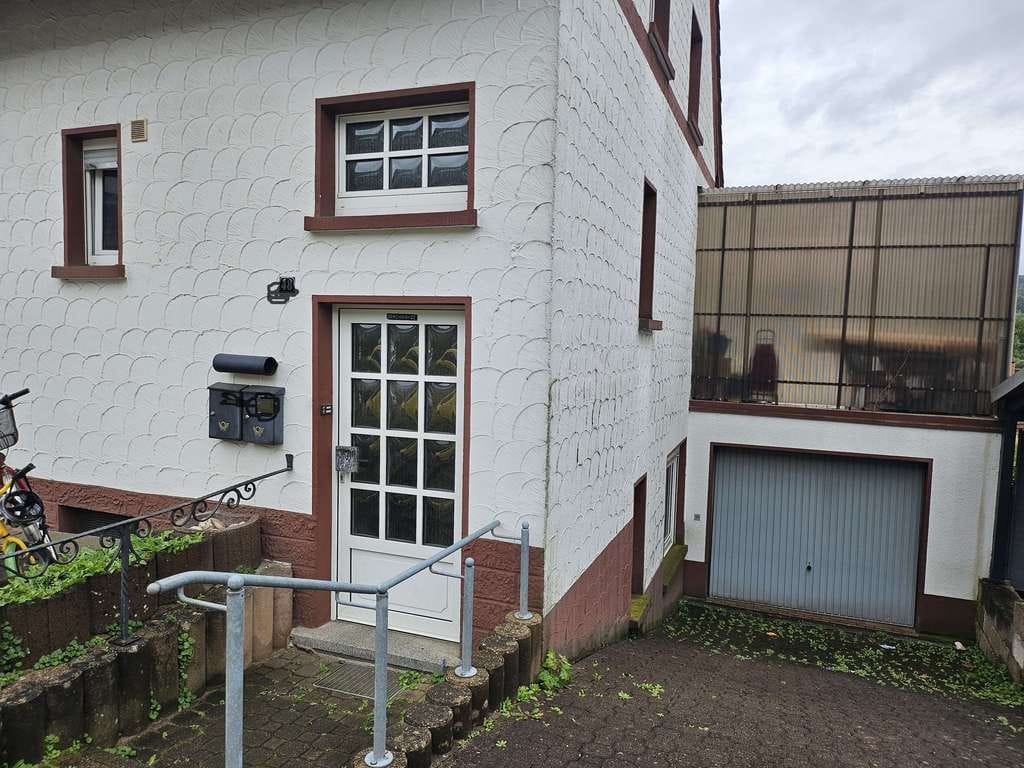 Immobilie in Rodalben - Zweifamilienhaus mit großem Garten und Garage - Bild 1