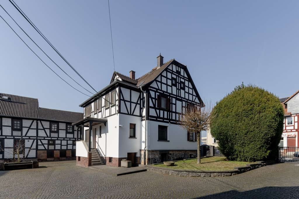 Immobilie in Lollar - Wohnhaus mit Charakter auf historischer Hofreite in Lollar - Bild 1