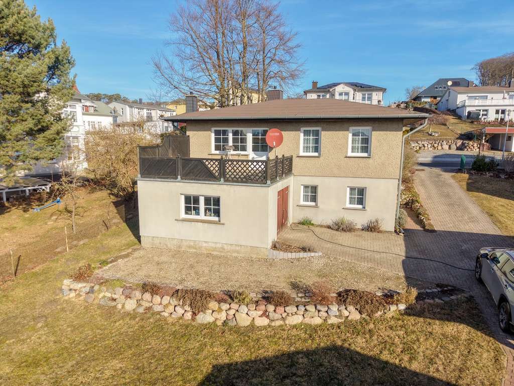 Immobilie in Sellin - Großzügiges Anwesen mit zusätzlichem Bungalow in strandnaher Toplage von Sellin - Bild 0