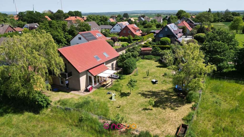 Immobilie in Schladen-Werla - Großzügiges Familienhaus mit Einliegerwohnung in traumhafter Feldrandlage - Bild 1