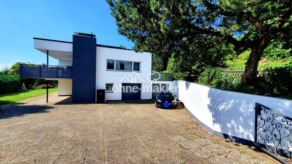 Immobilie in Neudenau - Außergewöhnliches 1-2 Familienhaus mit Weitblick ins Jagsttal und großem Garten - Bild 1