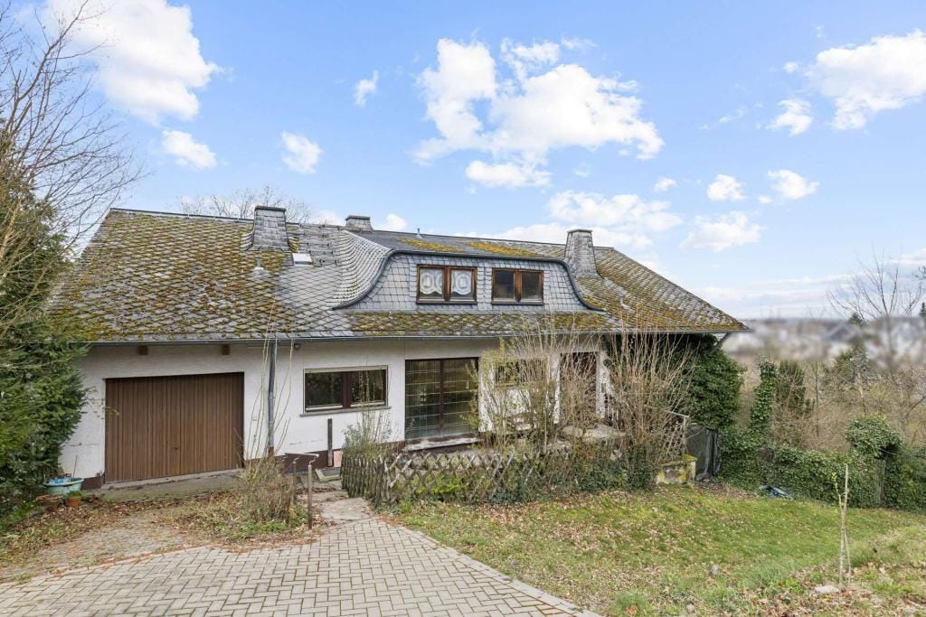 Immobilie in Selters (Taunus) - Großzügiges Wohnhaus mit Entwicklungspotenzial! - Bild 1