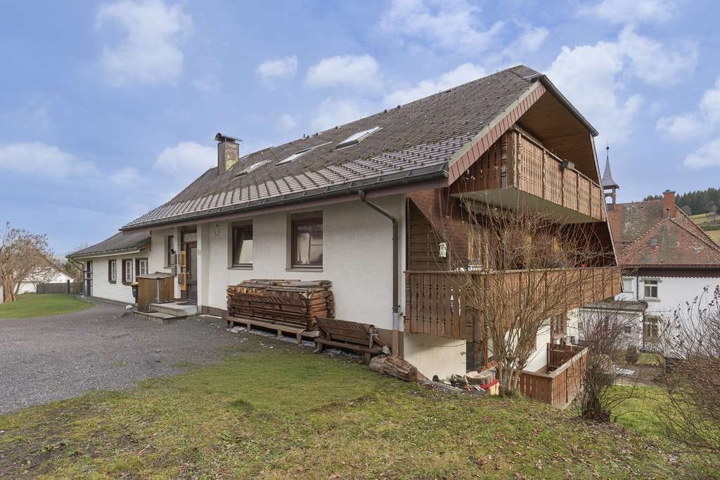Immobilie in Feldberg - MFH mit Gewerbeeinheit - Bild 1