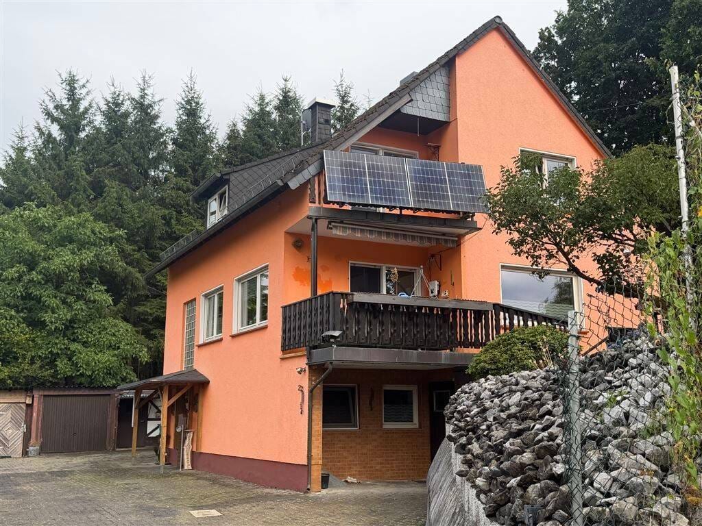 Immobilie in Bitzen - Wissen-Bitzen! Einfamilienhaus in Ortsrandlage mit Aussicht, Top Zustand! - Bild 1