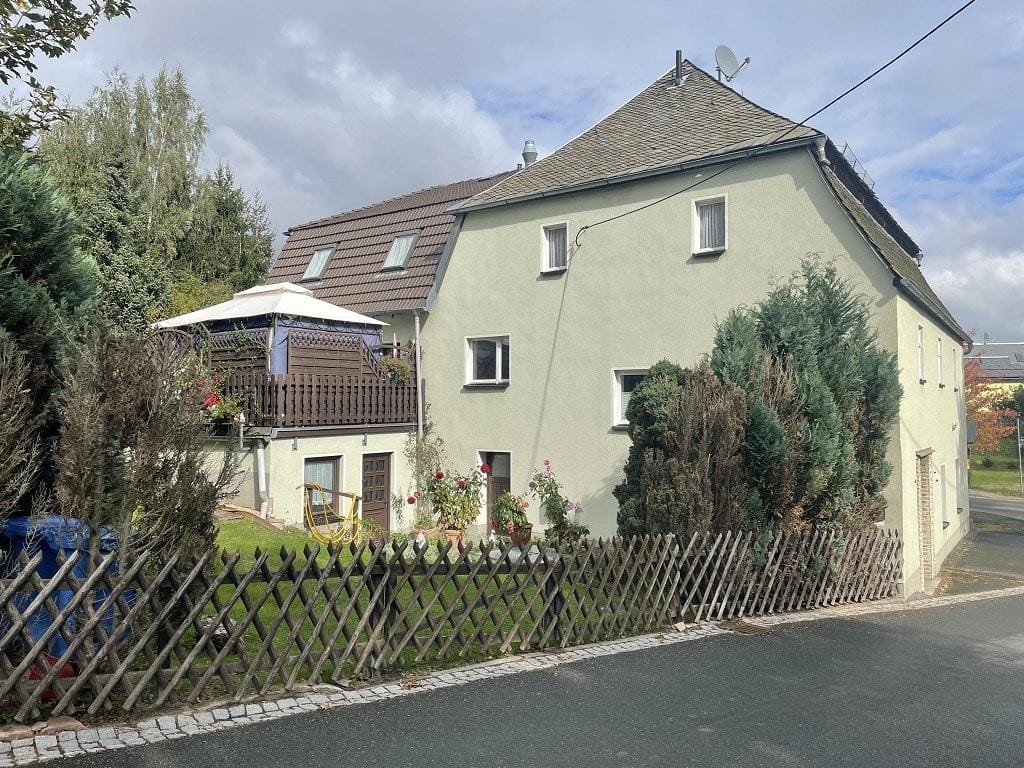 Immobilie in Hirschfeld - Wohnhaus über zwei Etagen und extra Einfamilienhaus - Bild 2