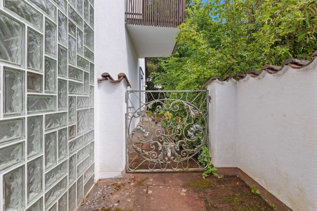 Immobilie in Aystetten - Großzügiges Einfamilienhaus in begehrter Hanglage in Aystetten - Bild 1