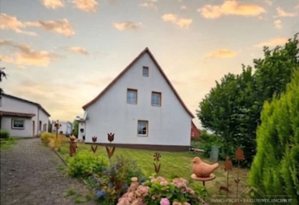 Immobilie in Einbeck - Modernisiertes Einfamilienhaus in Einbeck/ Immensen - Bild 1