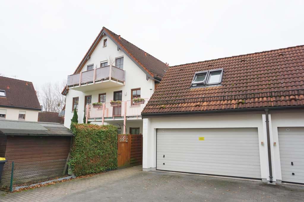 Immobilie in Leegebruch - Vermietete 3 Zi.-Wohnung im DG mit Balkon, Loggia und Pkw-Stellplatz zu verkaufen! - Bild 0