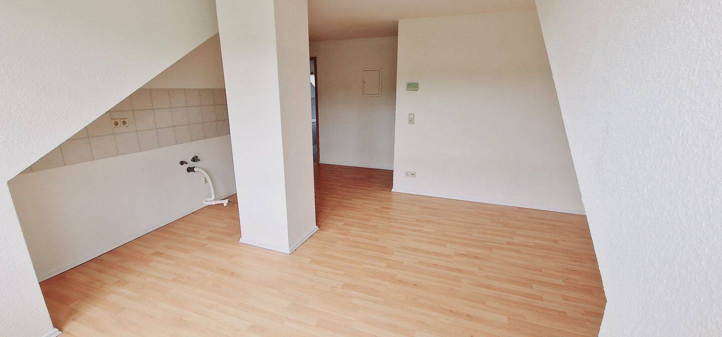 Immobilie in Bad Arolsen - Lichtdurchflutete 2-Zi-Wohnung im ruhigen Wohngebiet  zzgl. Garage - Bild 4