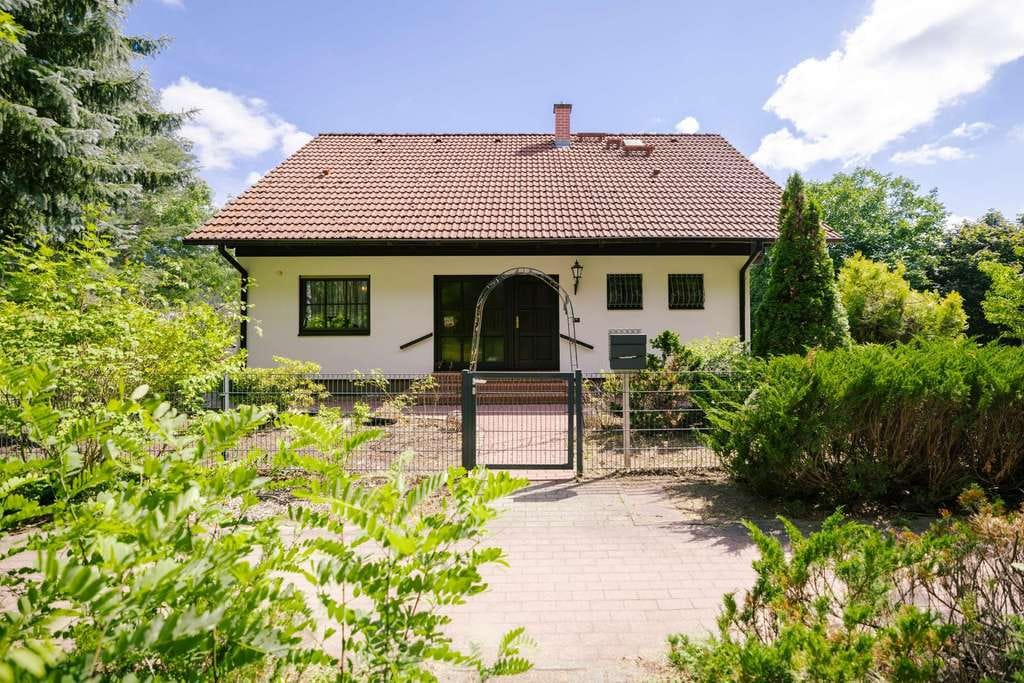 Immobilie in Borkheide - Geräumiges Ein-/Zweifamilienhaus, großes Grundstück, Doppelgarage, Pool, Vollkeller - Provisionsfrei - Bild 0