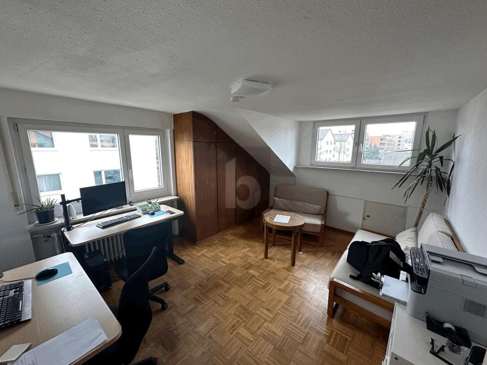 Immobilie in Freiburg im Breisgau - ANLEGER AUFGEPASST! 4 PARTEIEN UND EIN BÜRO - Bild 1