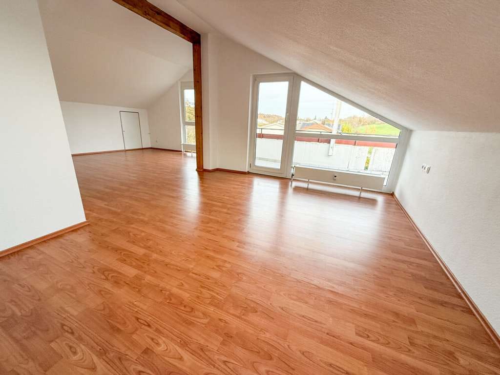 Immobilie in Steinheim an der Murr - Ruhiges Wohnen am Feldrand mit Balkon und Garage - Bild 4