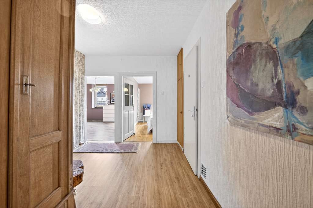 Immobilie in Mannebach - MANNEBACH: Einfamilienhaus mit Einliegerwohnung in zentraler Ortslage - Bild 3