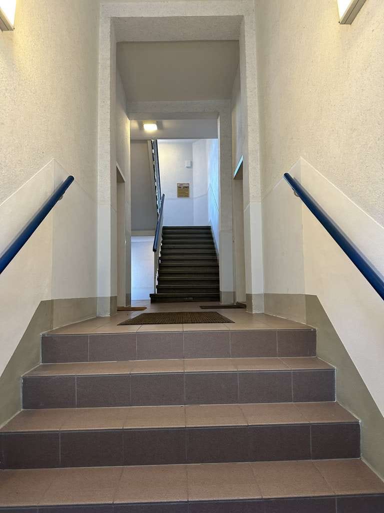 Immobilie in Auerbach/Vogtland - Helle 3-Raumwhg. (opt. 4 Raum) mit 2 Stpl. & Tageslichtbad in Auerbach/V.! - Bild 3