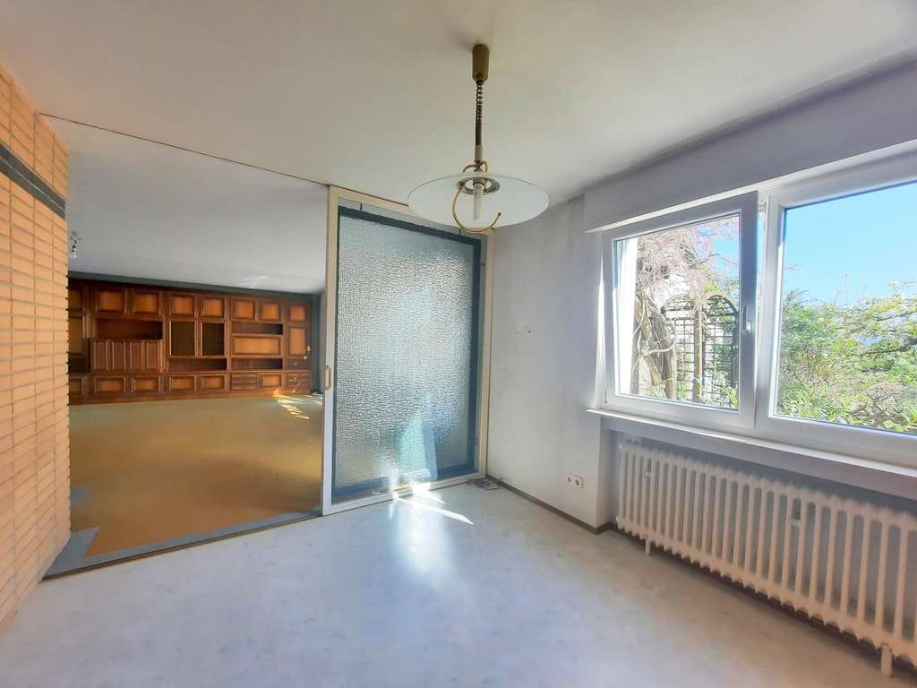 Immobilie in Kämpfelbach - Familien aufgepasst: Großes Einfamilienhaus mit toller Grundstücksfläche !!! - Bild 2