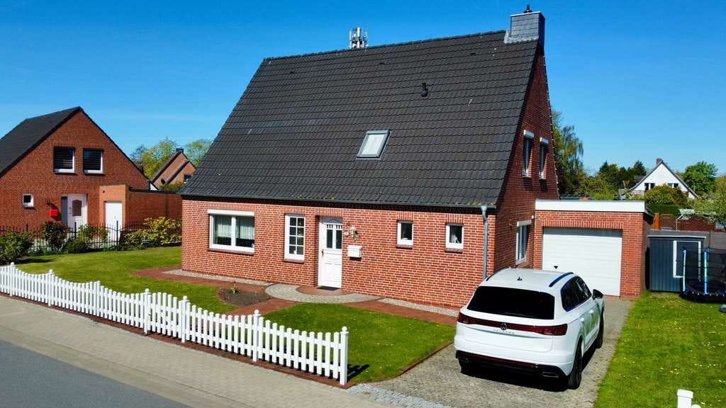 Immobilie in Friedrichstadt - Ein Zuhause zum Ankommen – ruhig gelegen mit Gartenidylle und Wintergarten - Bild 1