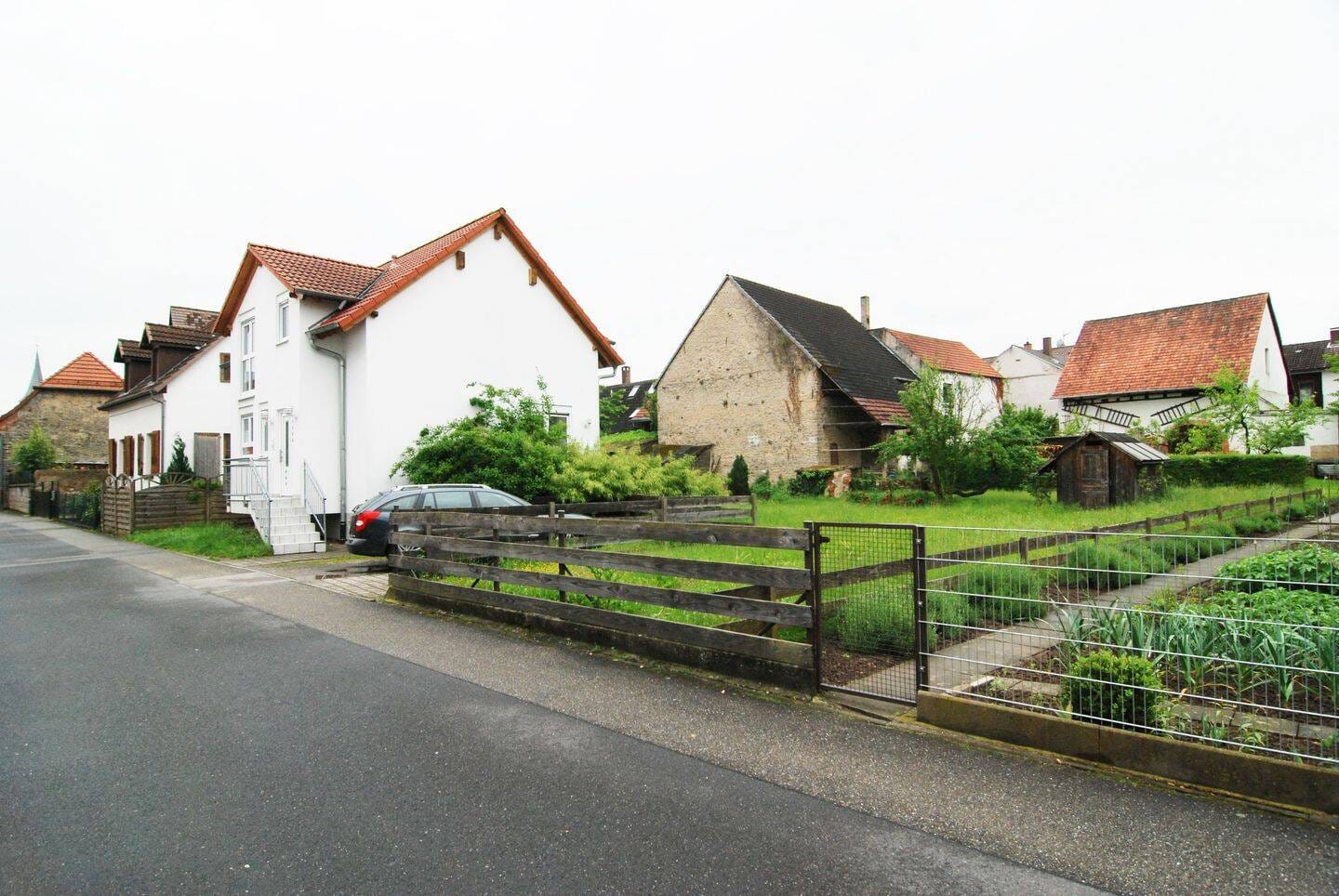 Immobilie in Walzbachtal - Freistehendes 1 Familien-Haus mit großem Grundstück - Bild 0
