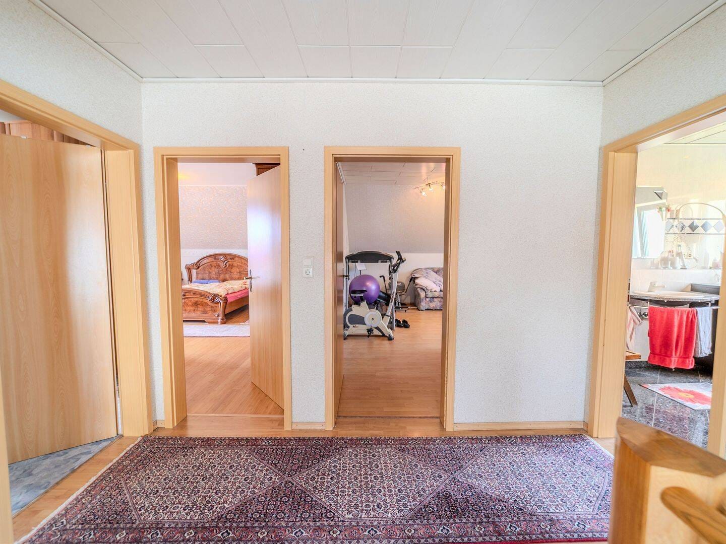 Immobilie in Donaueschingen - Großzügiges Einfamilienhaus mit Einliegerwohnung in Pfohren - Bild 4