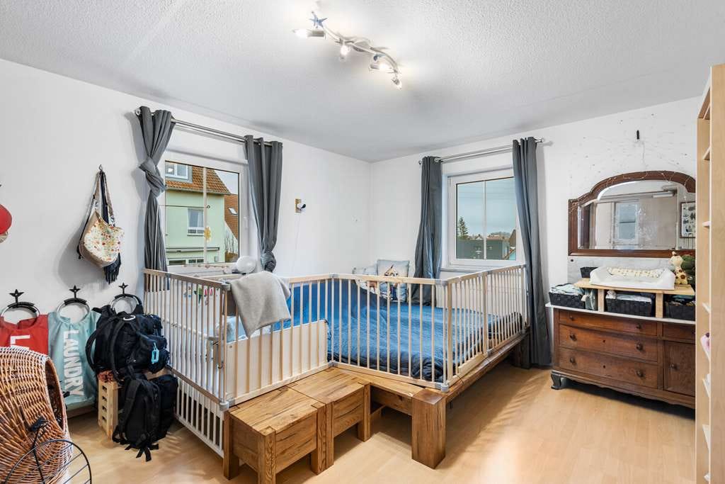 Immobilie in Kümmersbruck - Preisreduzierung! 5-Zimmer-Wohnung mit Garten, Carport und separatem Büro - Bild 2