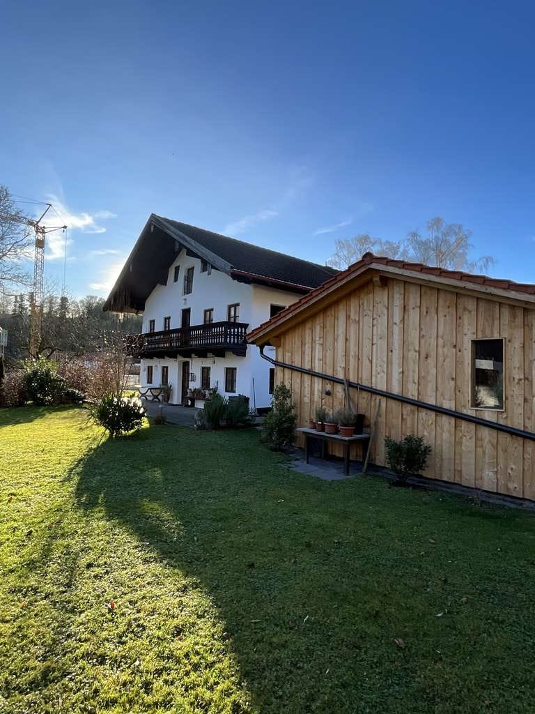 Immobilie in Übersee - Doppelhaushälfte in bester Ortsrandlage - mit Traumgrundstück - Bild 2