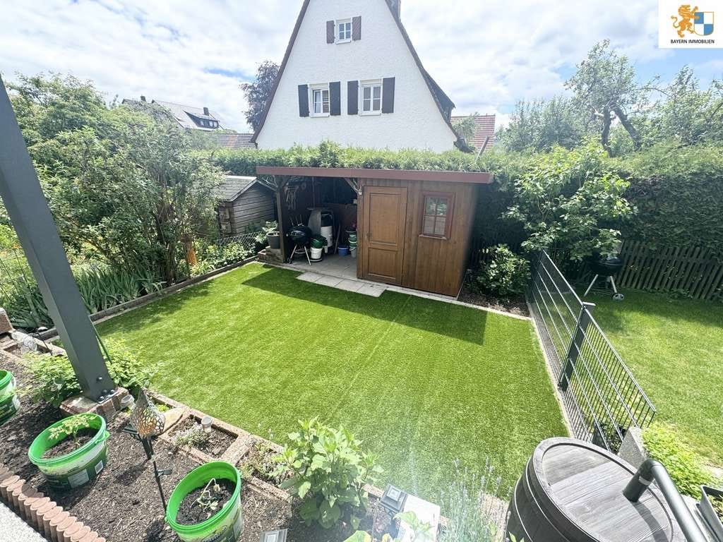 Immobilie in Feucht - Attraktives Reihenmittelhaus mit ausgebautem Studio, Kachelofen und liebevoll angelegtem Garten - Bild 4