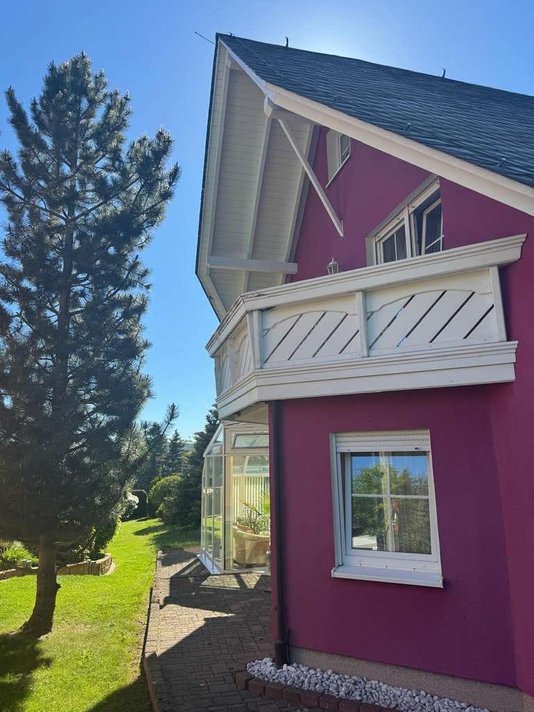 Immobilie in Seiffen/Erzgebirge - Exklusives Einfamilienhaus in bester Wohnlage von Seiffen – hochwertig ausgestattet u. bezugsfertig - Bild 1