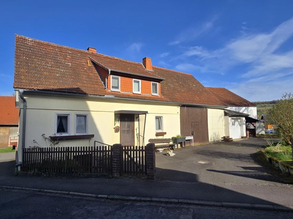 Immobilie in Kalbach - Einfamilienhaus freistehend in Kalbach (Uttrichshausen) - Bild 0