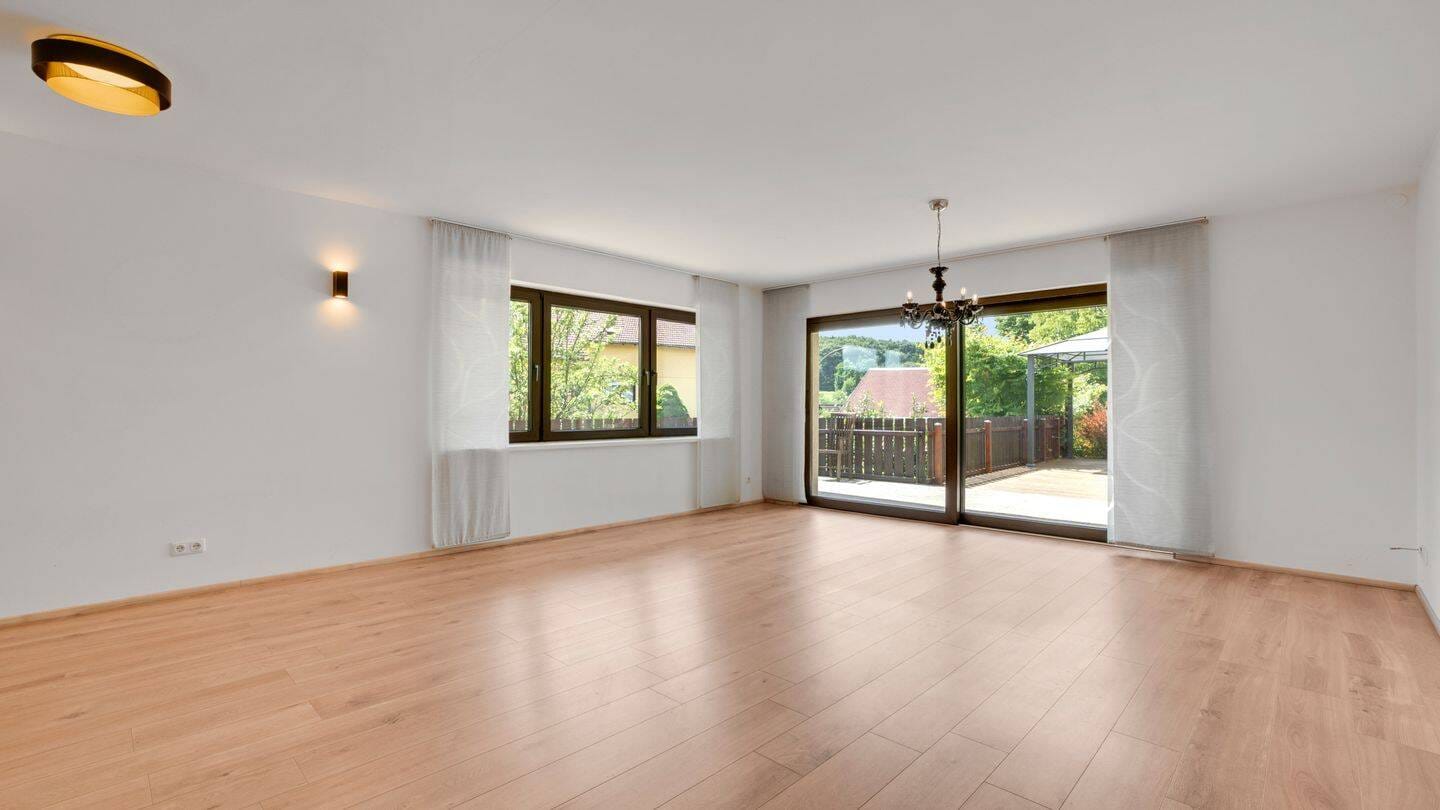 Immobilie in Obertrubach - Raumwunder! Modernisiertes Einfamilienhaus mit Einliegerwohnung in naturnaher Lage - Bild 4