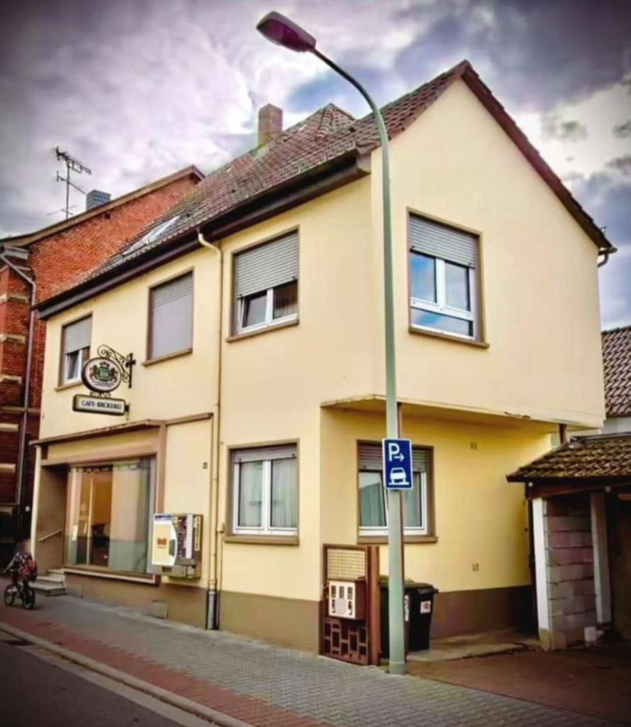 Immobilie in Alsenz - Großzügiges Wohnhaus mit Entwicklungspotenzial - Bild 1