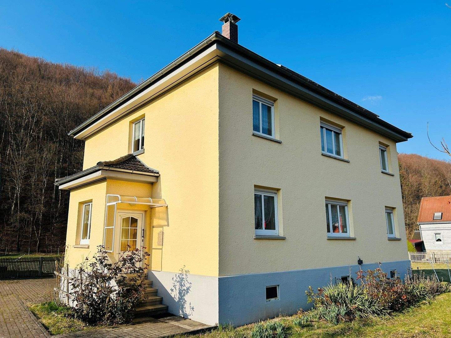 Immobilie in Geratal - Attraktives Anwesen: Wohnen und Arbeiten auf großzügigem Traumgrundstück direkt in Gräfenroda - Bild 1