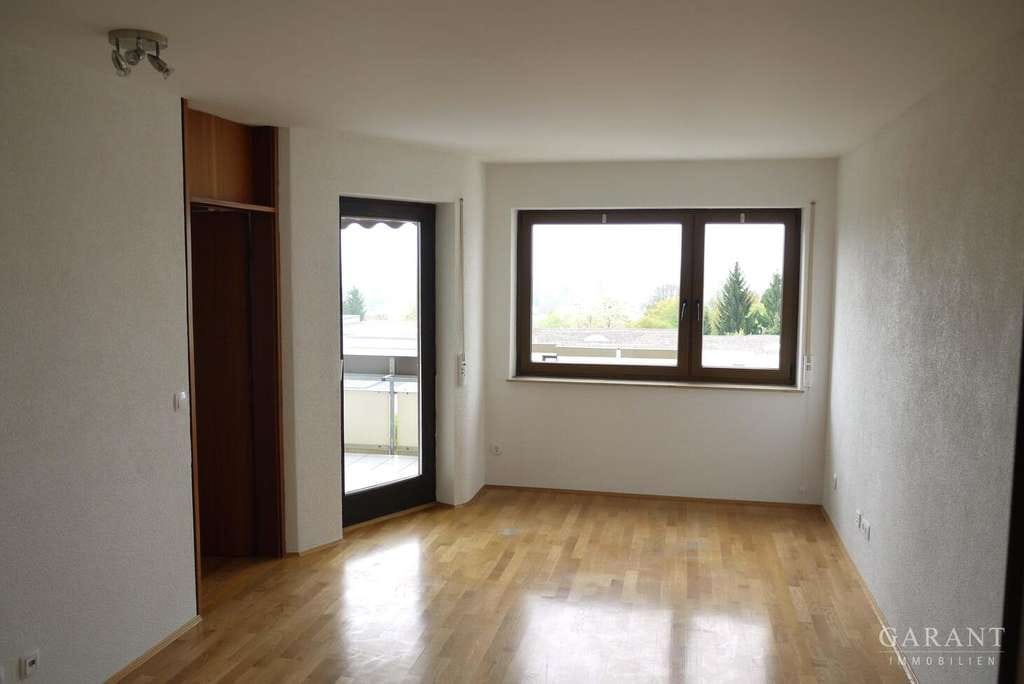 Immobilie in Ulm - Traumblick auf das Ulmer Münster - Attraktive 1,5 Zimmer-Wohnung am Safranberg - Bild 2