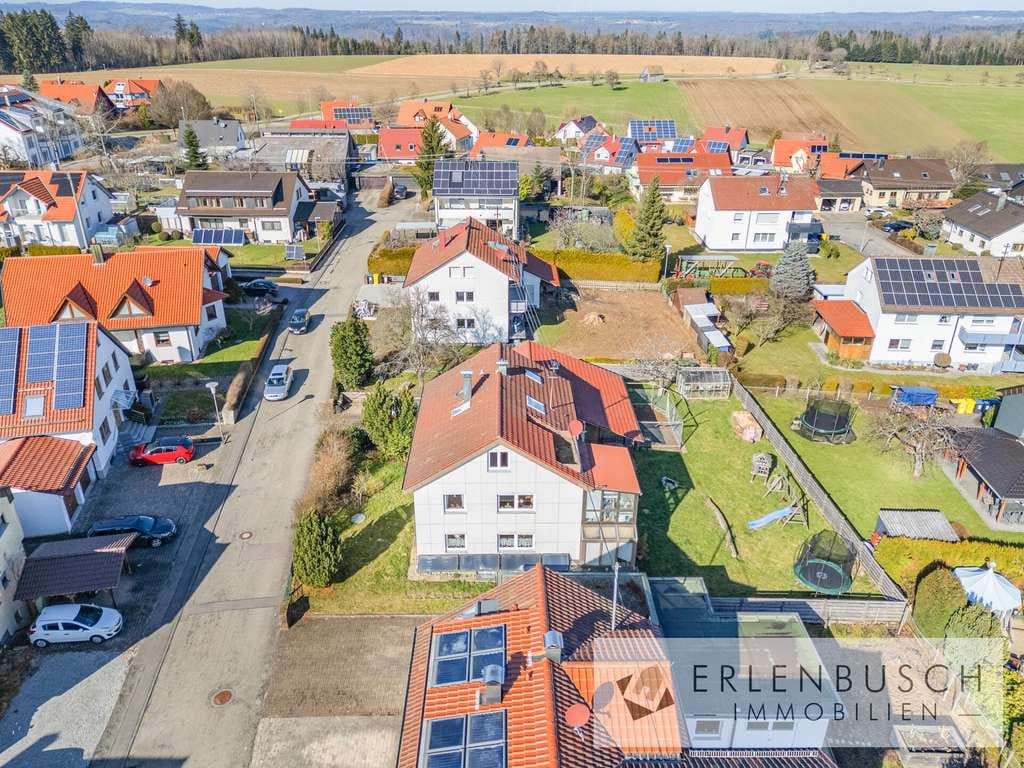 Immobilie in Kaisersbach - Großzügiges Zweifamilienhaus mit weitläufigem Grundstück und Entwicklungspotenzial - Bild 3