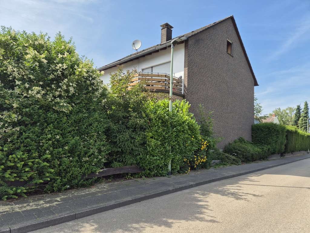 Immobilie in Nörvenich - Heute schon an Später denken! Zweifamilienhaus+DG+Garage + 4 Reihengaragen! - Bild 3