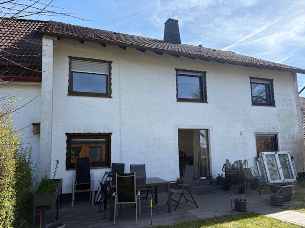 Immobilie in Grebenhain - Einfamilienhaus OT Herchenhain - mit Potential in ruhiger und ländlicher Umgebung - Bild 1