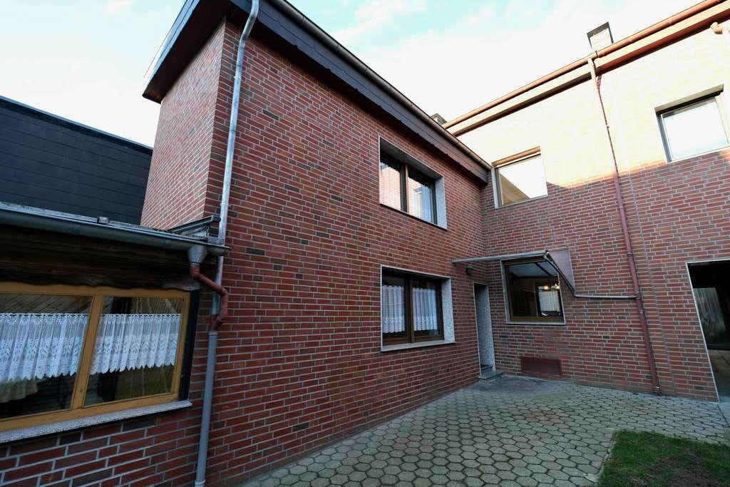 Immobilie in Viersen - Außergewöhnliche Flächenvielfalt auf mehreren Ebenen – ideal für Familien oder Mehrgeneratione - Bild 0