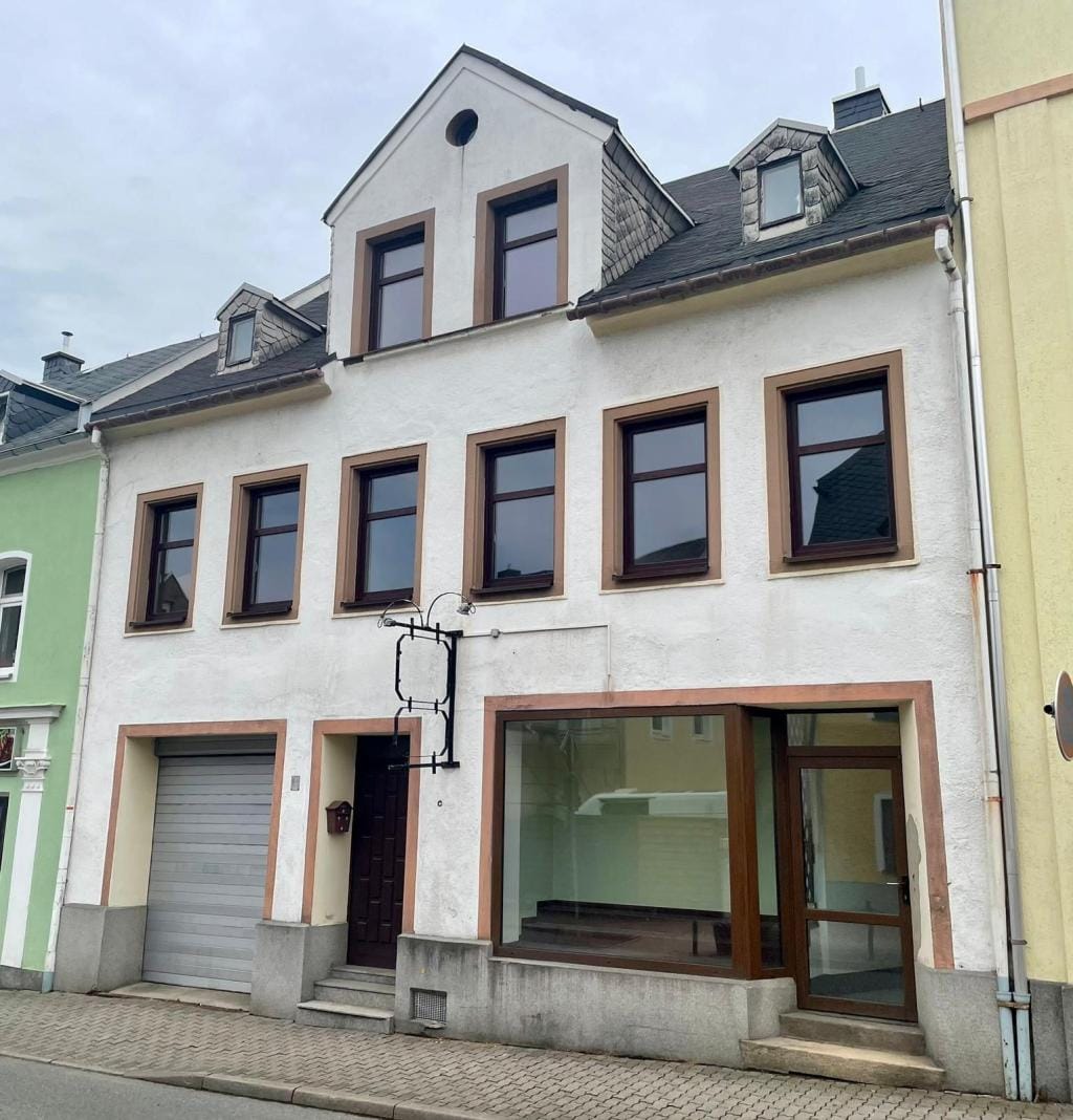 Immobilie in Ehrenfriedersdorf - Reihenhaus mit Gewerbefläche zentral am Markt - Bild 0