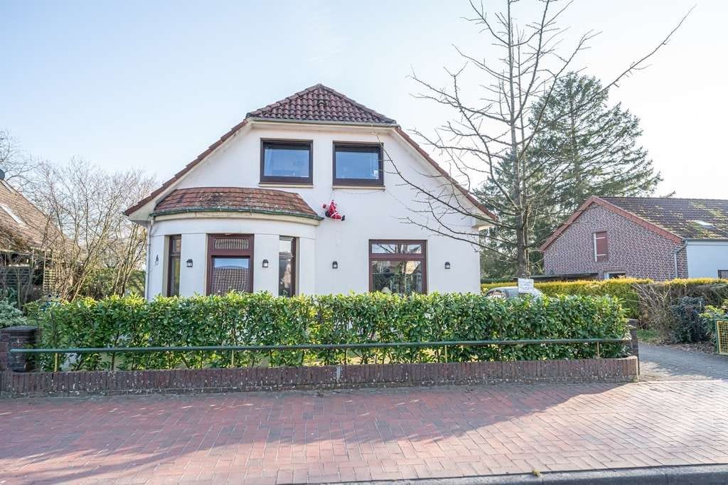 Immobilie in Zetel - Charmantes und bezugsfreies Einfamilienhaus  - Bild 2
