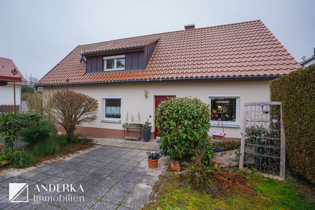 Immobilie in Gundremmingen - Gemütliches Zuhause mit Charakter, Garten und Doppelgarage! - Bild 1