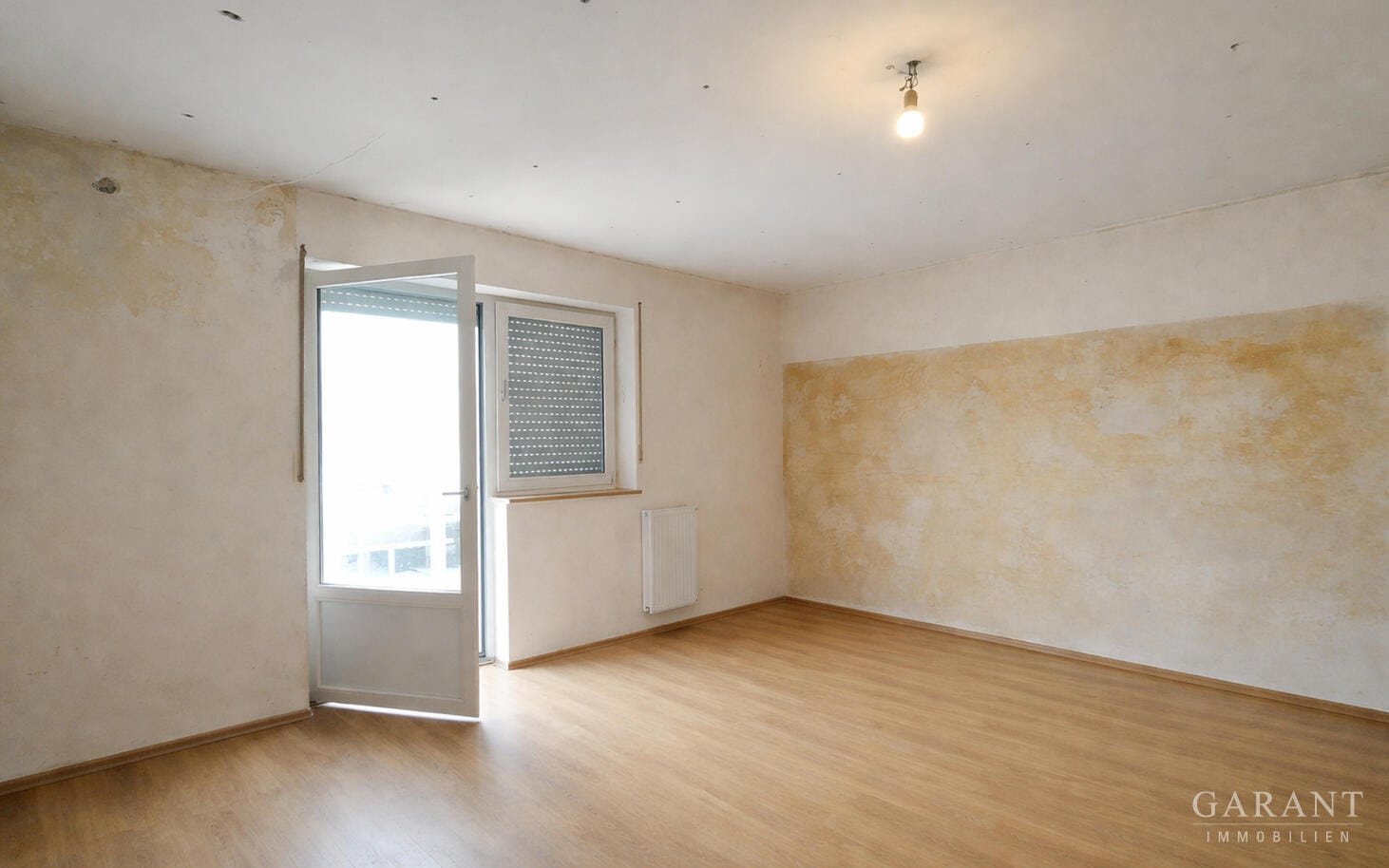 Immobilie in Langerringen - Freistehendes Wohnhaus mit großem Gestaltungsspielraum - ideal für Handwerker in Langerringen - Bild 3