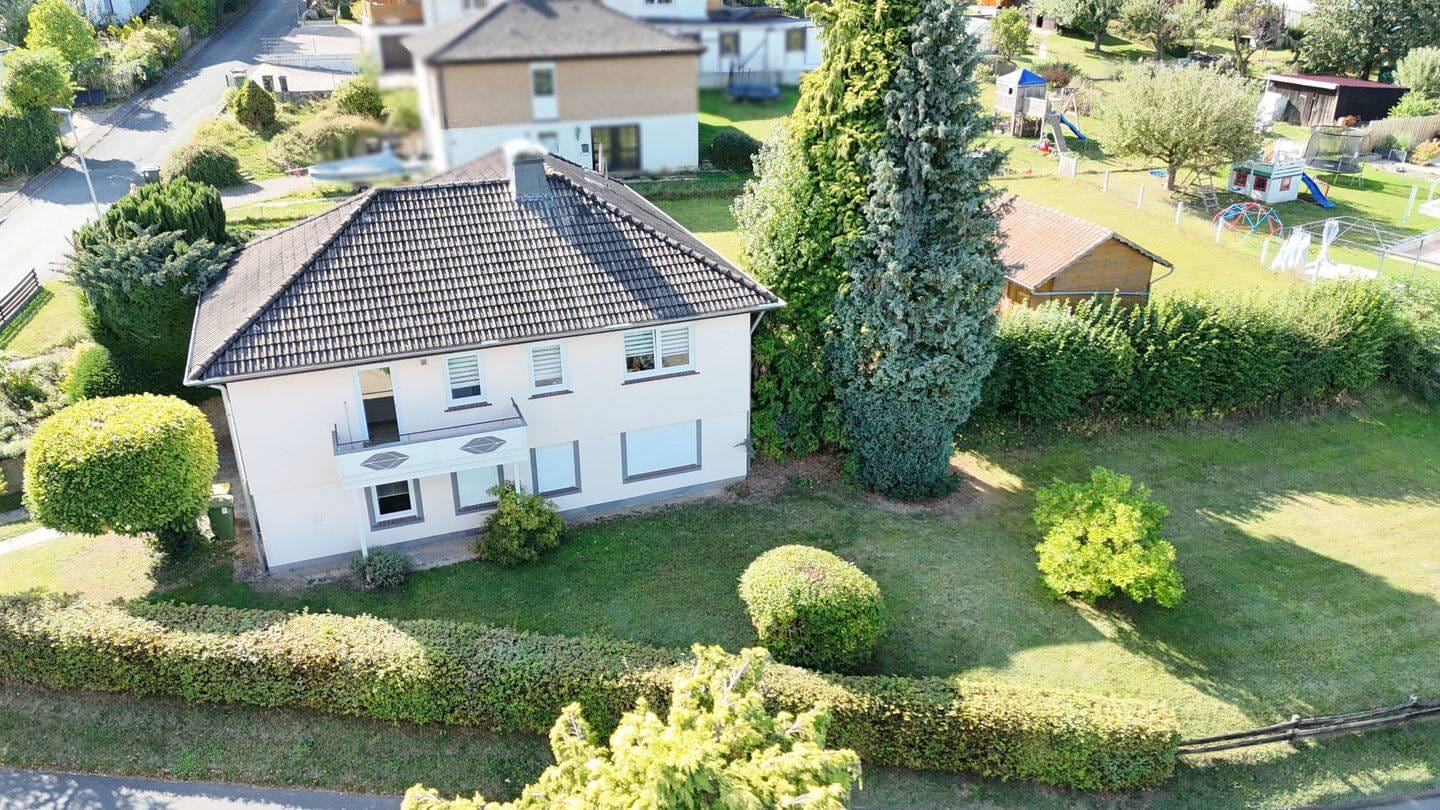 Immobilie in Zierenberg - Gepflegtes EFH im Bungalow- Stil mit Keller & schönen Garten, Garage, Balkon, Terrasse - Bild 3