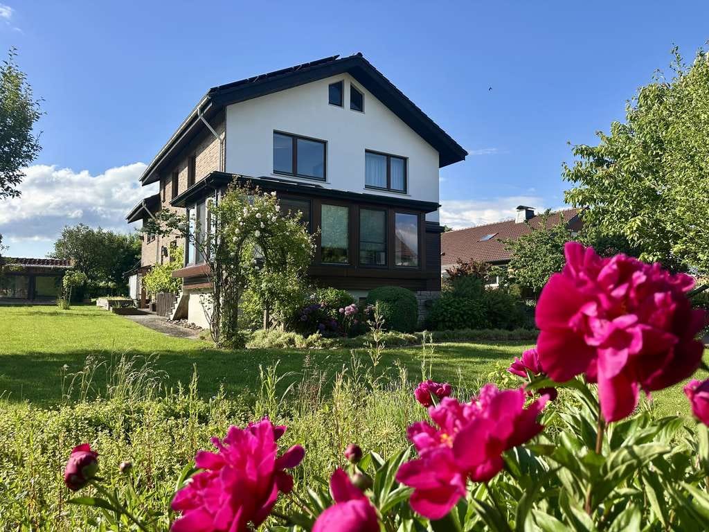 Immobilie in Bad Driburg - Idyllisches 1-2 Fam.-Haus + Einliegerwohnung – In nur 20 Min. in Paderborn! - Bild 1