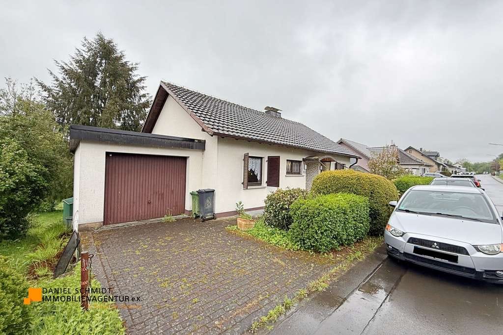 Immobilie in Woldert - Familienfreundliches Einfamilienhaus mit Entwicklungspotenzial in Woldert - Bild 1