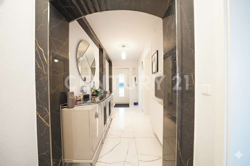 Immobilie in Wolpertswende - 4-Zimmer | 95 m² | Kernsaniert 2023 | Balkon | Tiefgarage | Luxus-Fliesen in Marmoroptik - Bild 3