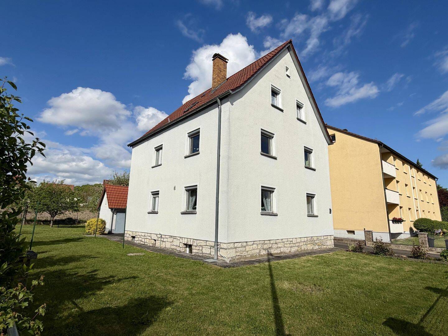 Immobilie in Sulzbach-Rosenberg - Viel Platz für Ihre Wohnideen - Zweifamilienhaus in Sulzbach-Rosenberg - Bild 2