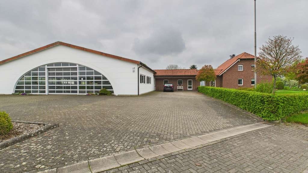 Immobilie in Legden - Einfamilienhaus mit großzügiger Halle & Bürotrakt – perfekt für Selbstständige - Bild 1
