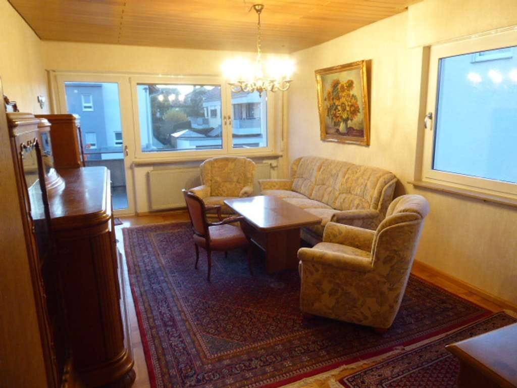 Immobilie in Freiberg am Neckar - sofort beziehbar - 3 Zimmerwohnung, I. OG., EBK, Balkon, Einzelgarage - Bild 1