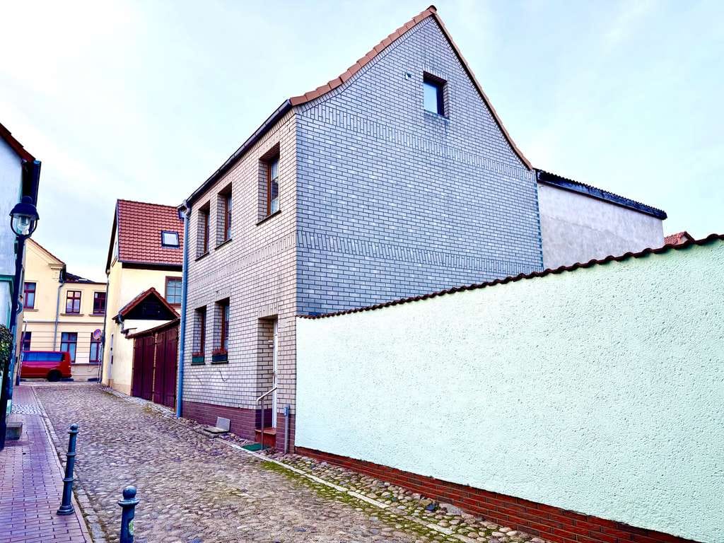 Immobilie in Hohen Demzin - Einfamilienhaus im Zentrum der Bergringstadt Teterow - Bild 0