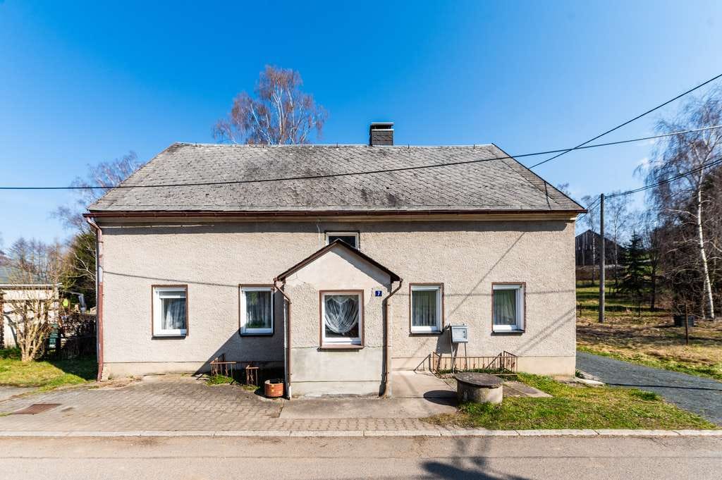 Immobilie in Klingenberg - Sanierungsbedürftiges Bauernhaus mit Grundstück & Bachlauf - Bild 1