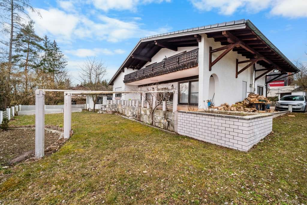 Immobilie in Pfeffenhausen - Großzügiges Wohnhaus mit vielen Möglichkeiten - Bild 2