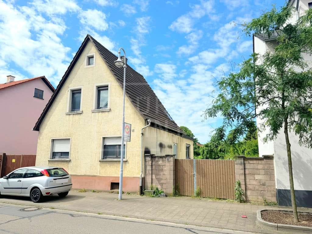 Immobilie in St. Leon-Rot - Positiver Bauvorbescheid für ein 3-Familienhaus * Zentrale Lage * Abrissgrundstück - Bild 0